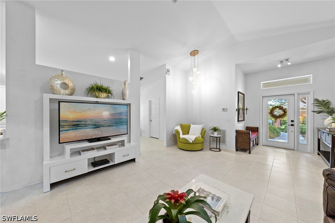 3 Bed Pool Home for Sale in Fort Myers, photo 8