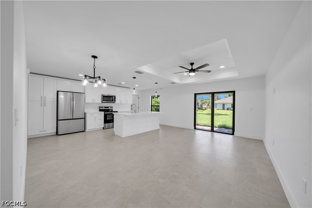 3 Bed SingleFamilyResidence for Sale in Lehigh Acres, photo 8
