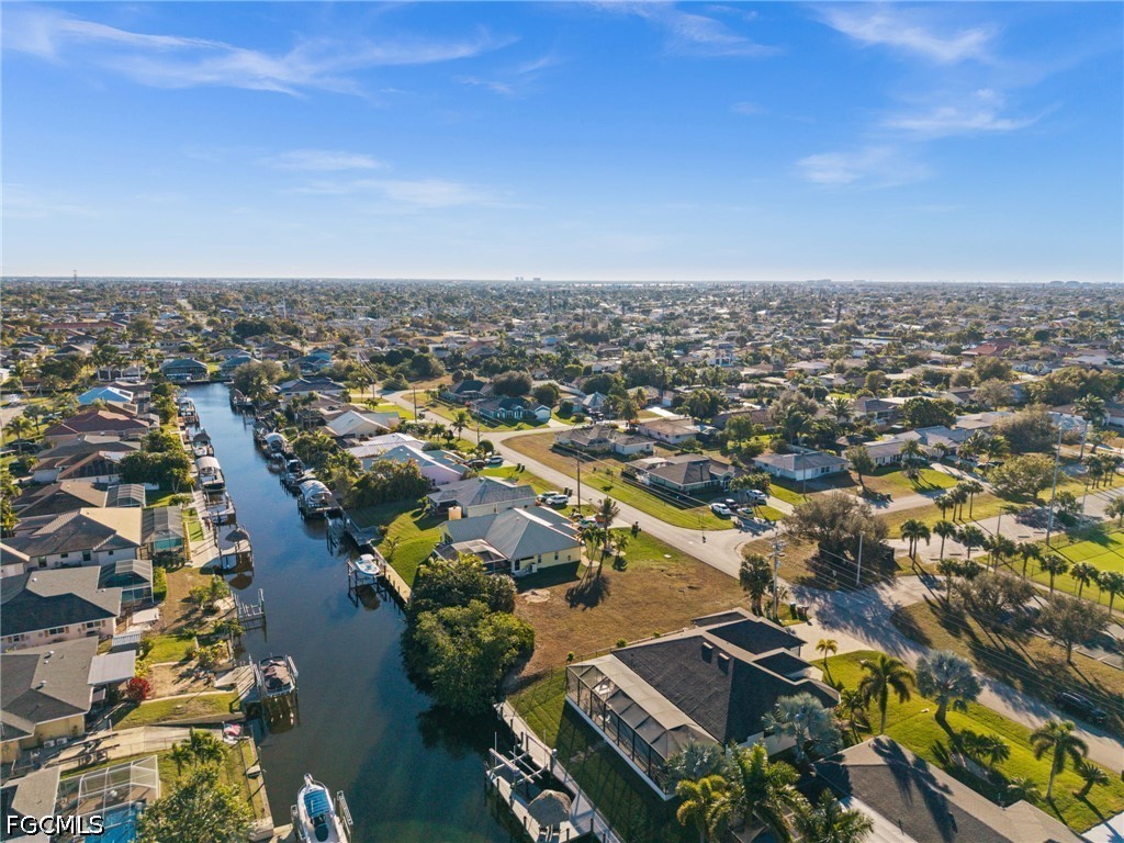 Waterfront Home for Sale in Cape Coral, photo 8