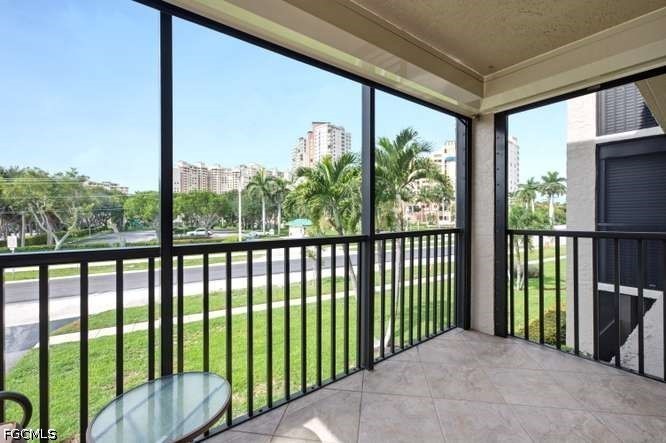 2 Bed Condominium for Sale in Sea View Club, FL, $600,000 — photo 8