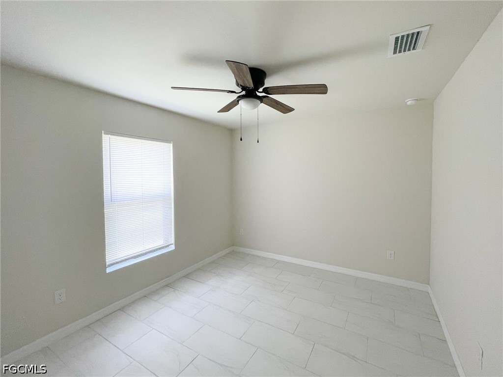 3 Bed SingleFamilyResidence for Sale in Cape Coral, photo 8