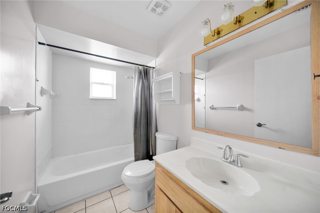 3 Bed Duplex for Sale in Cape Coral, photo 8