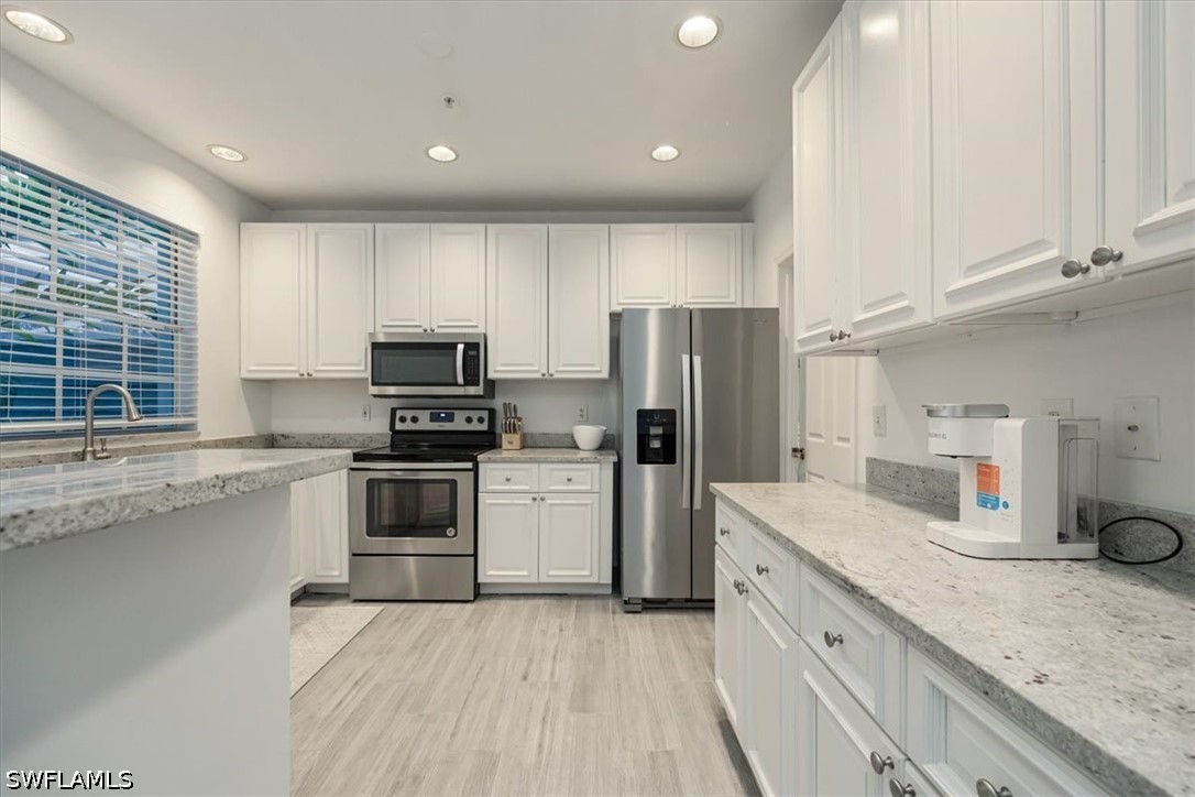 3 Bed Pool Home for Sale in Mews Of Naples, photo 8