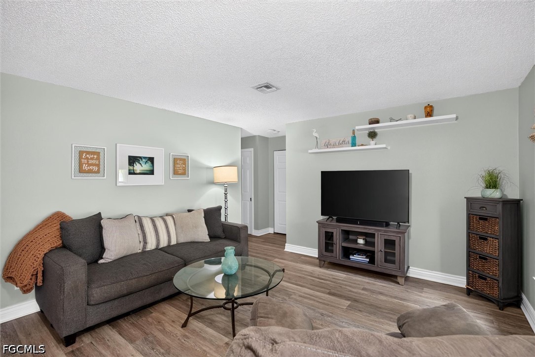 3 Bed Pool Home for Sale in Cape Coral, photo 8