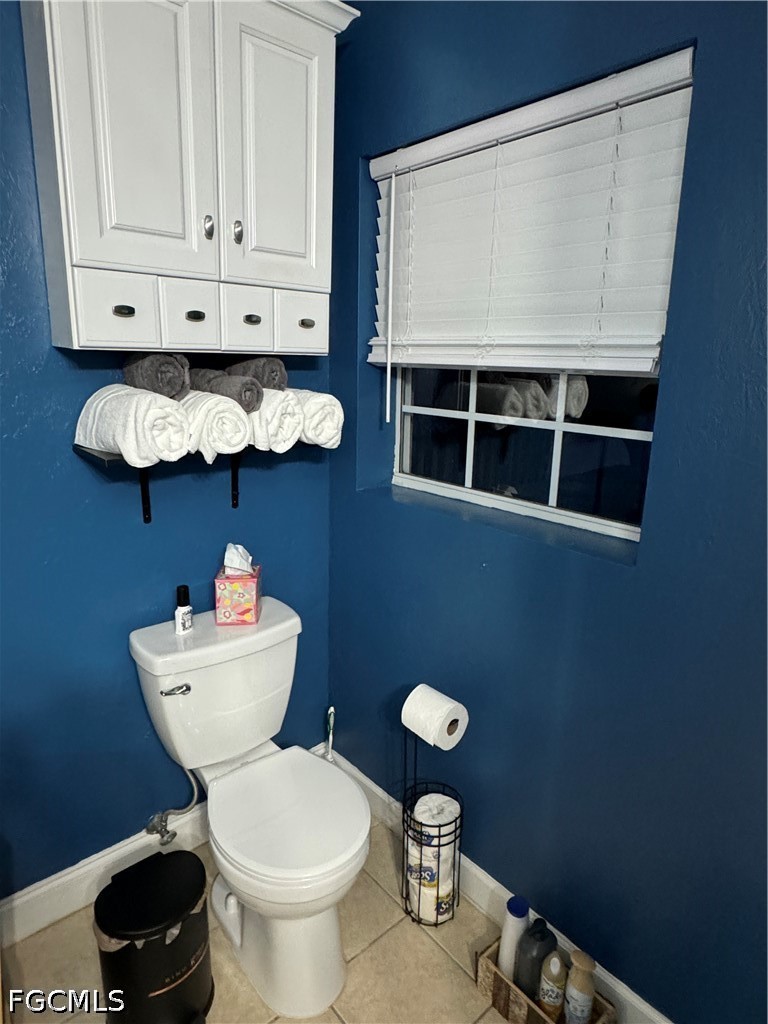 3 Bed SingleFamilyResidence for Sale in Bayside Park, FL — photo 8