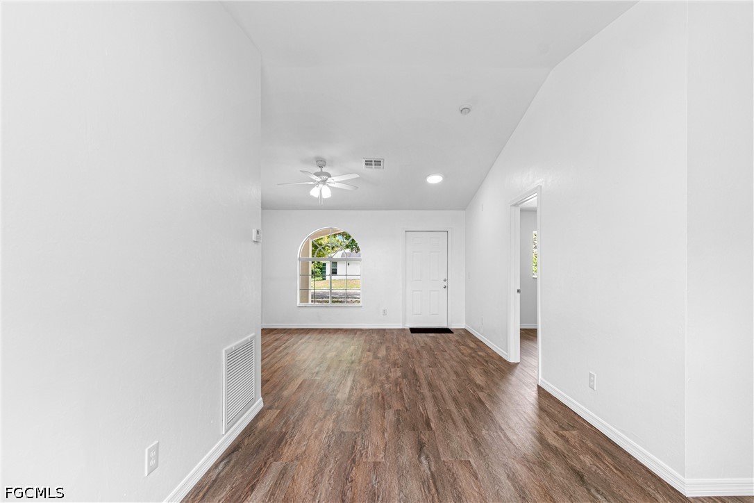3 Bed SingleFamilyResidence for Sale in Fort Myers, FL — photo 8