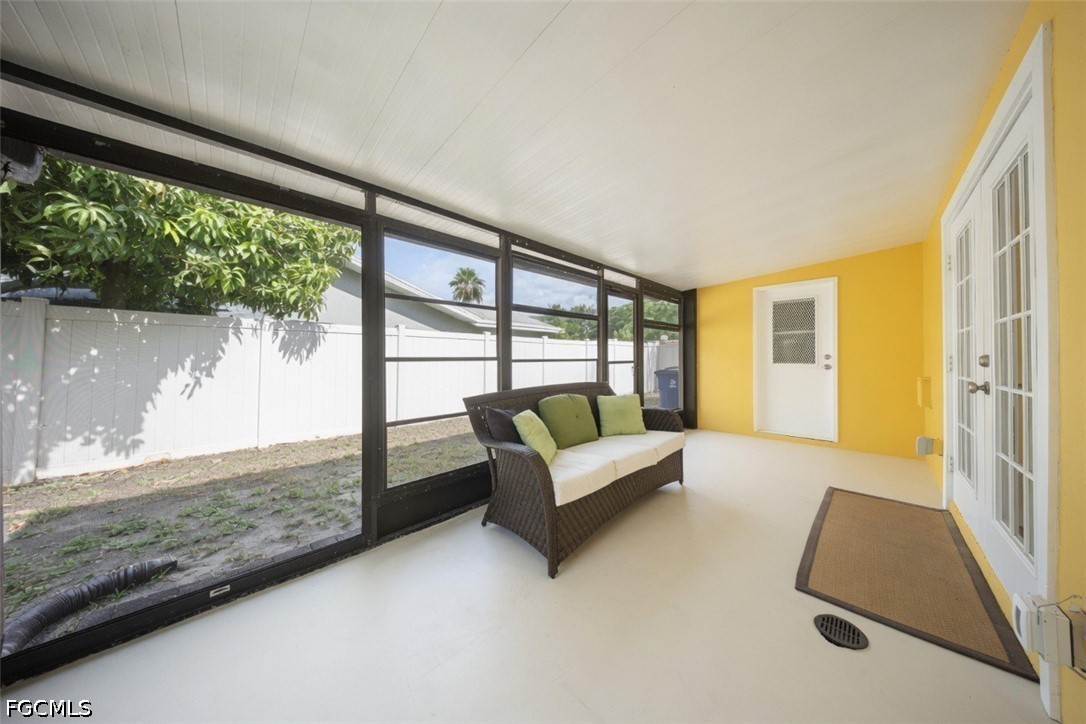 3 Bed SingleFamilyResidence for Sale in Riverdale Shores, FL — photo 8