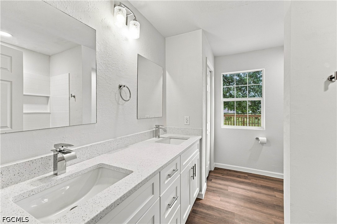 5 Bed SingleFamilyResidence for Sale in Lehigh Acres, photo 8