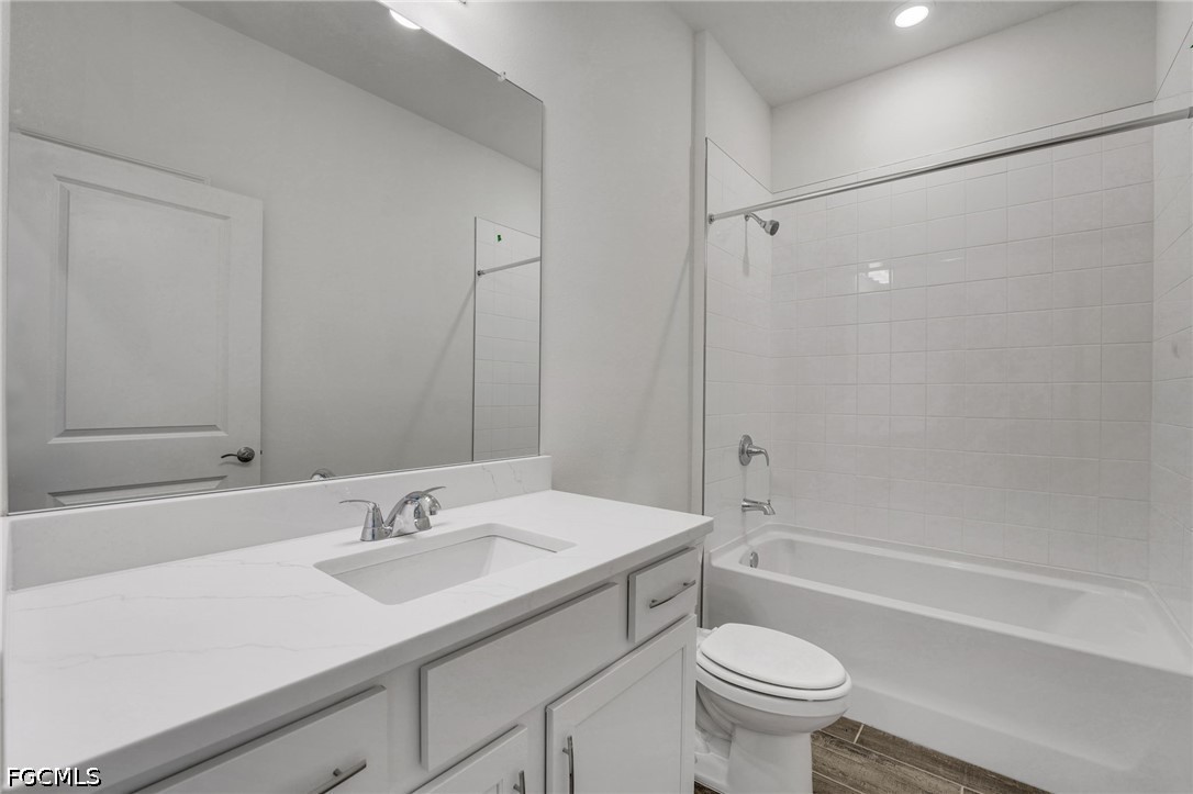 4 Bed SingleFamilyResidence for Sale in Turnleaf, photo 8