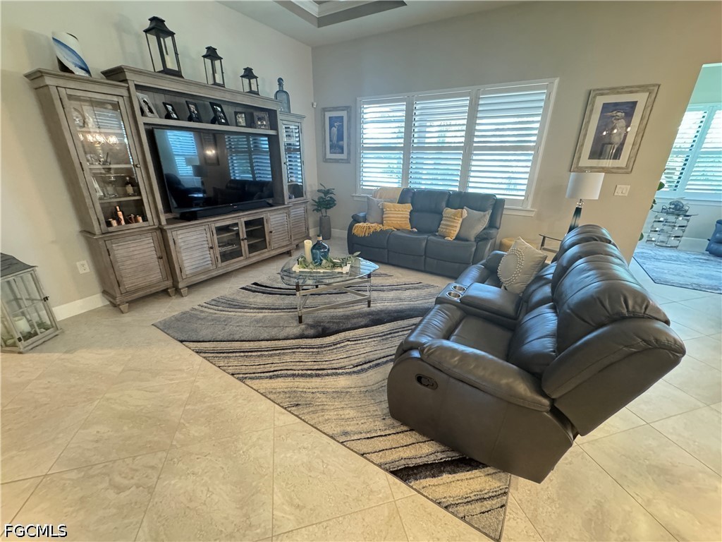2 Bed Waterfront Home for Sale in Somerset, FL — photo 8