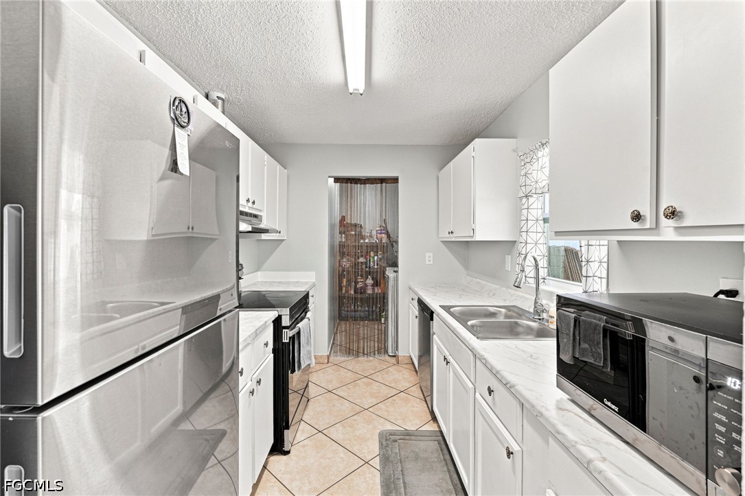3 Bed SingleFamilyResidence for Sale in San Carlos Park, FL — photo 8