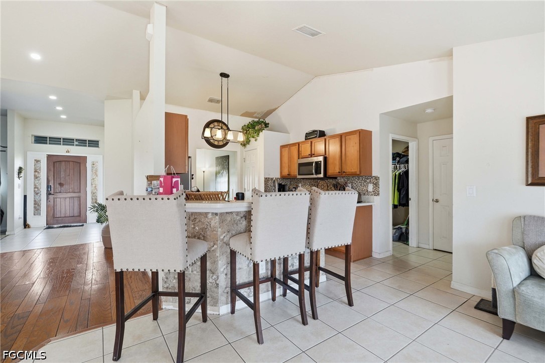 4 Bed SingleFamilyResidence for Sale in Cape Coral, photo 8