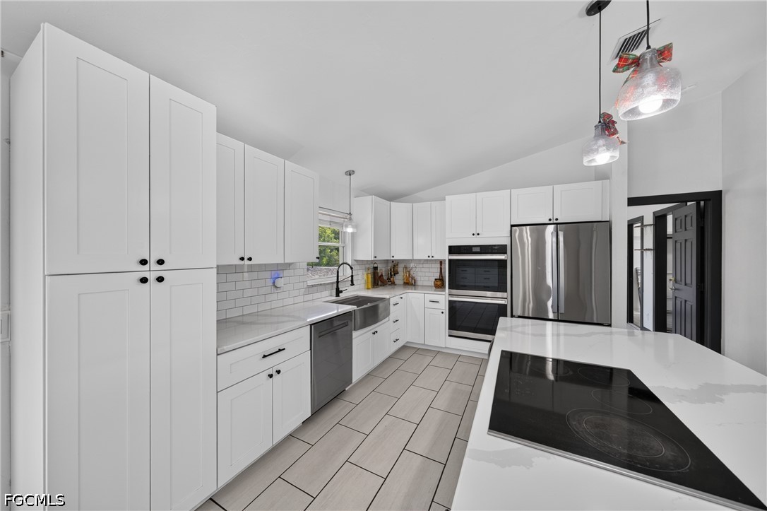 3 Bed SingleFamilyResidence for Sale in Cape Coral, photo 8