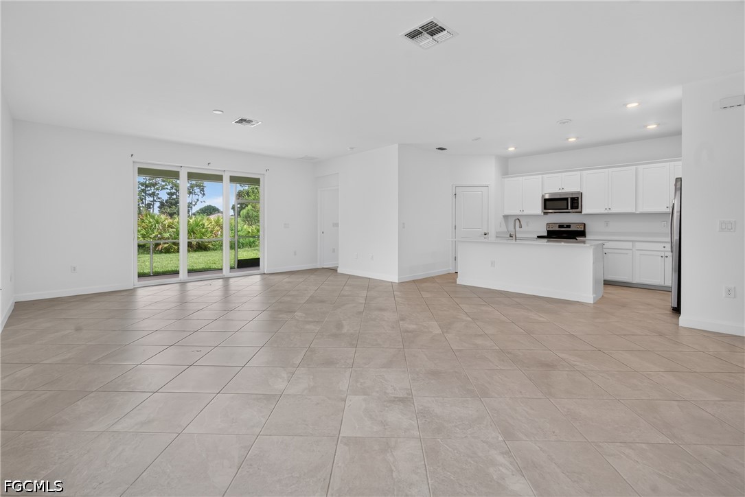 3 Bed SingleFamilyResidence for Sale in Ibis Landing, FL — photo 8