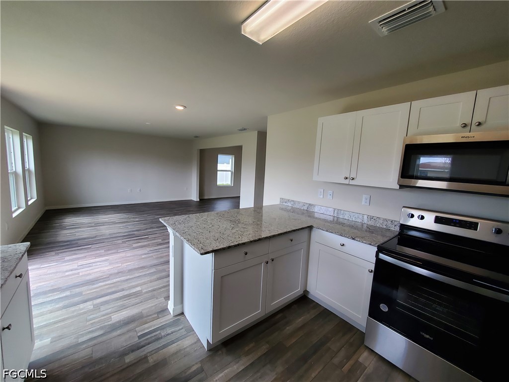 4 Bed SingleFamilyResidence for Sale in Cape Coral, FL — photo 8