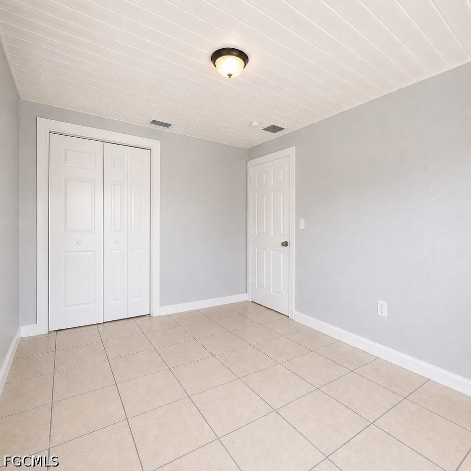2 Bed Condominium for Sale in Fort Myers, FL, $1,095 — photo 8