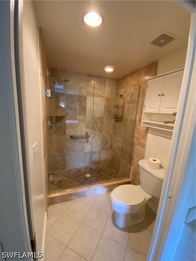 2 Bed Condominium for Sale in Blue Heron, FL, $1,995 — photo 8