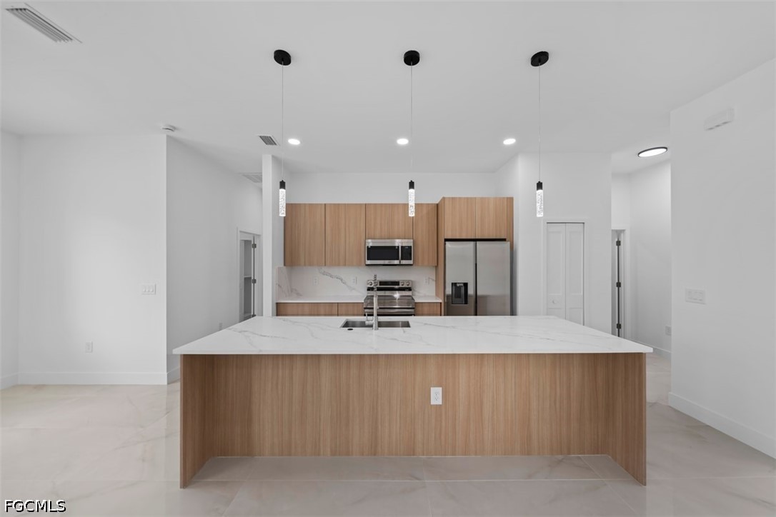 3 Bed SingleFamilyResidence for Sale in Lehigh Acres, FL — photo 8