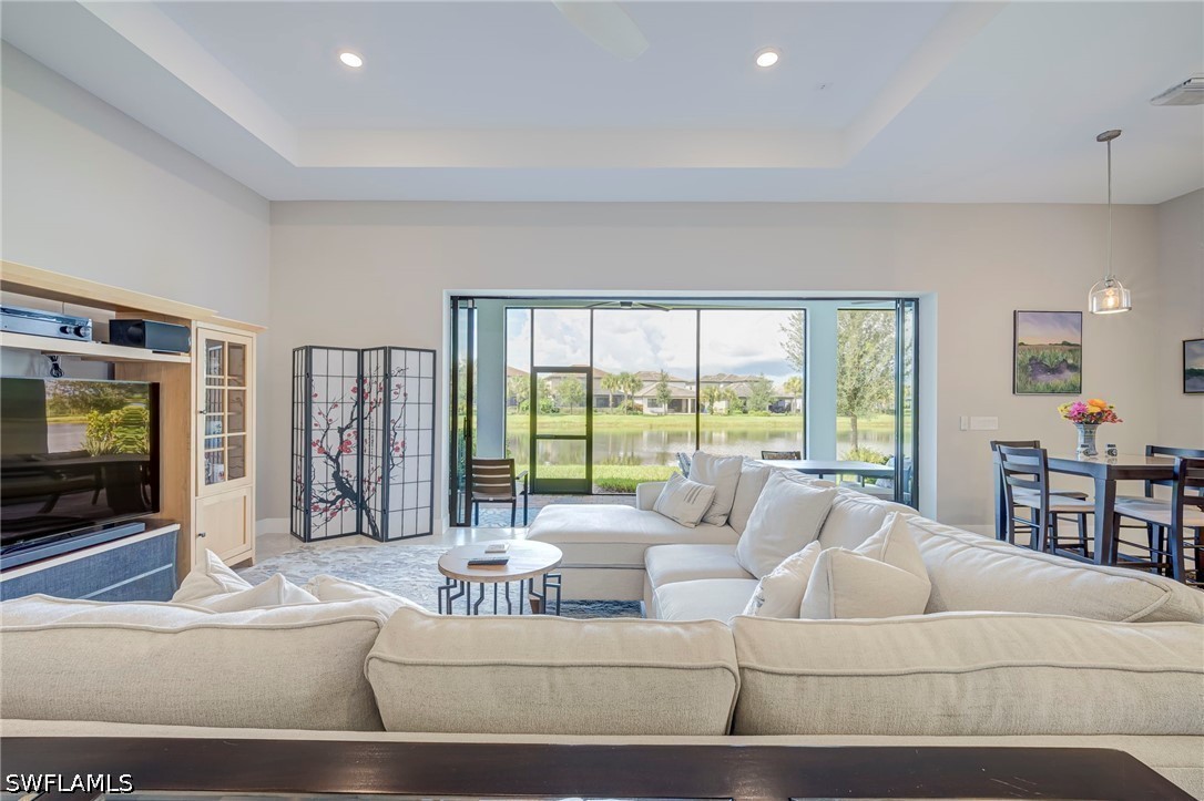 5 Bed SingleFamilyResidence for Sale in Avalon Park, FL — photo 8