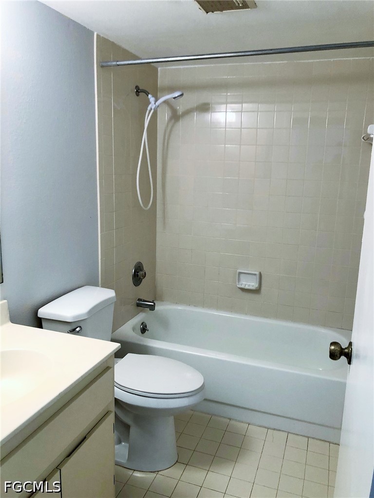 2 Bed Townhouse for Sale in Sandalwood Estates, FL, $1,550 — photo 8