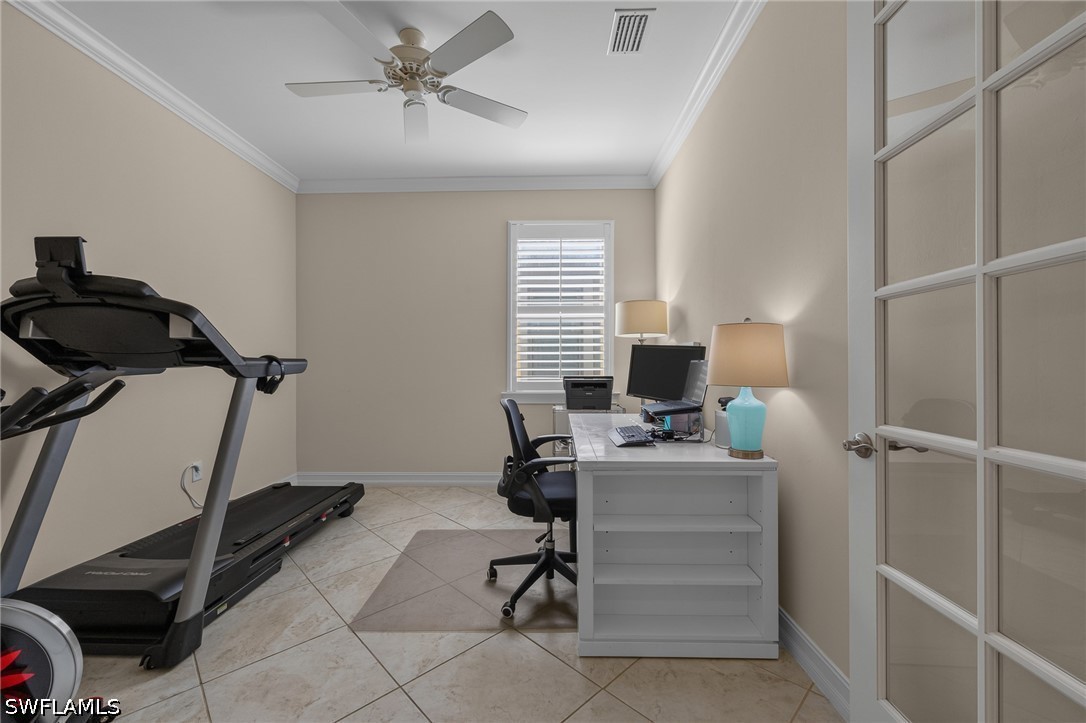 3 Bed SingleFamilyResidence for Sale in Naples, FL, $650,000 — photo 8