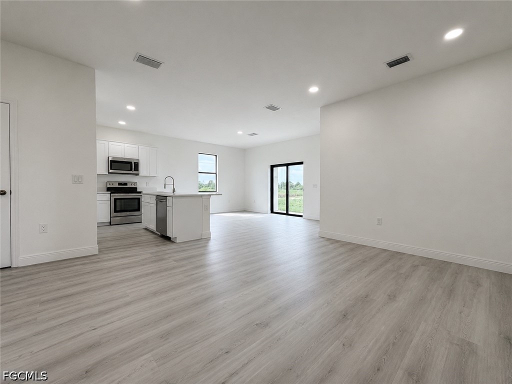 4 Bed SingleFamilyResidence for Sale in Port Labelle, FL — photo 8