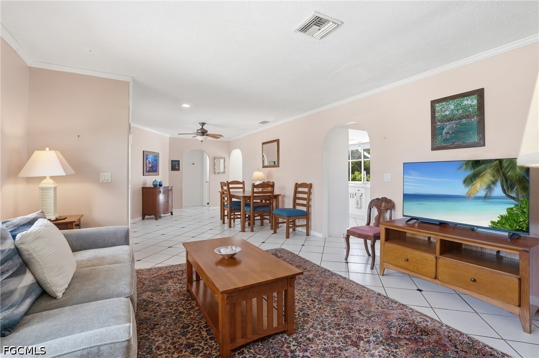 3 Bed Pool Home for Sale in Cape Coral, photo 8