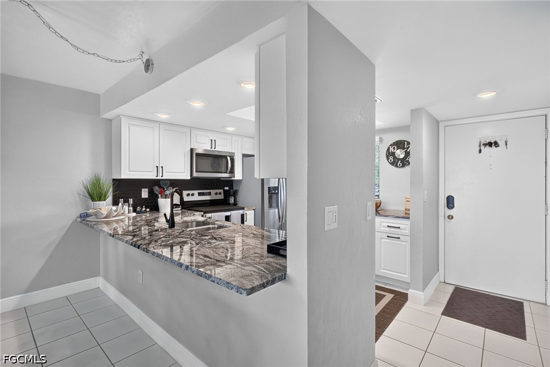 2 Bed Waterfront Home for Sale in North Fort Myers, photo 8