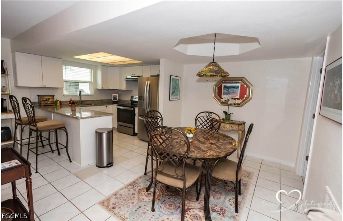 2 Bed SingleFamilyResidence for Sale in Fort Myers, FL — photo 8