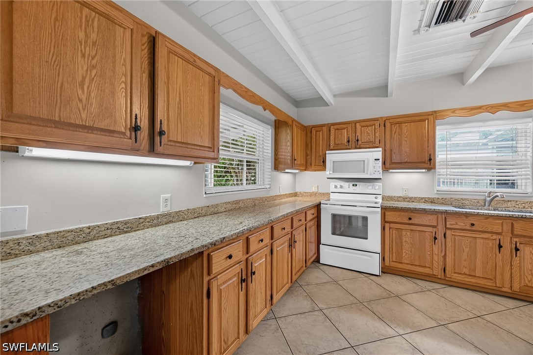 2 Bed SingleFamilyResidence for Sale in Naples, FL, $339,900 — photo 8