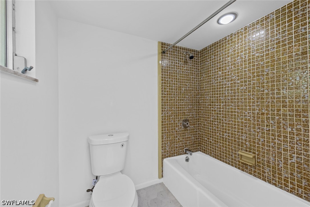 3 Bed SingleFamilyResidence for Sale in North Fort Myers, FL — photo 8