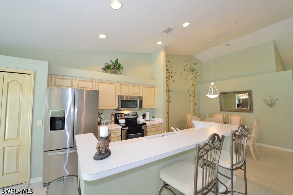 2 Bed Condominium for Sale in Stoneybrook, FL, $4,500 — photo 8
