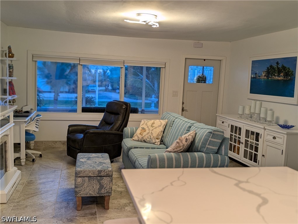2 Bed SingleFamilyResidence for Sale in Everglades City, FL — photo 8
