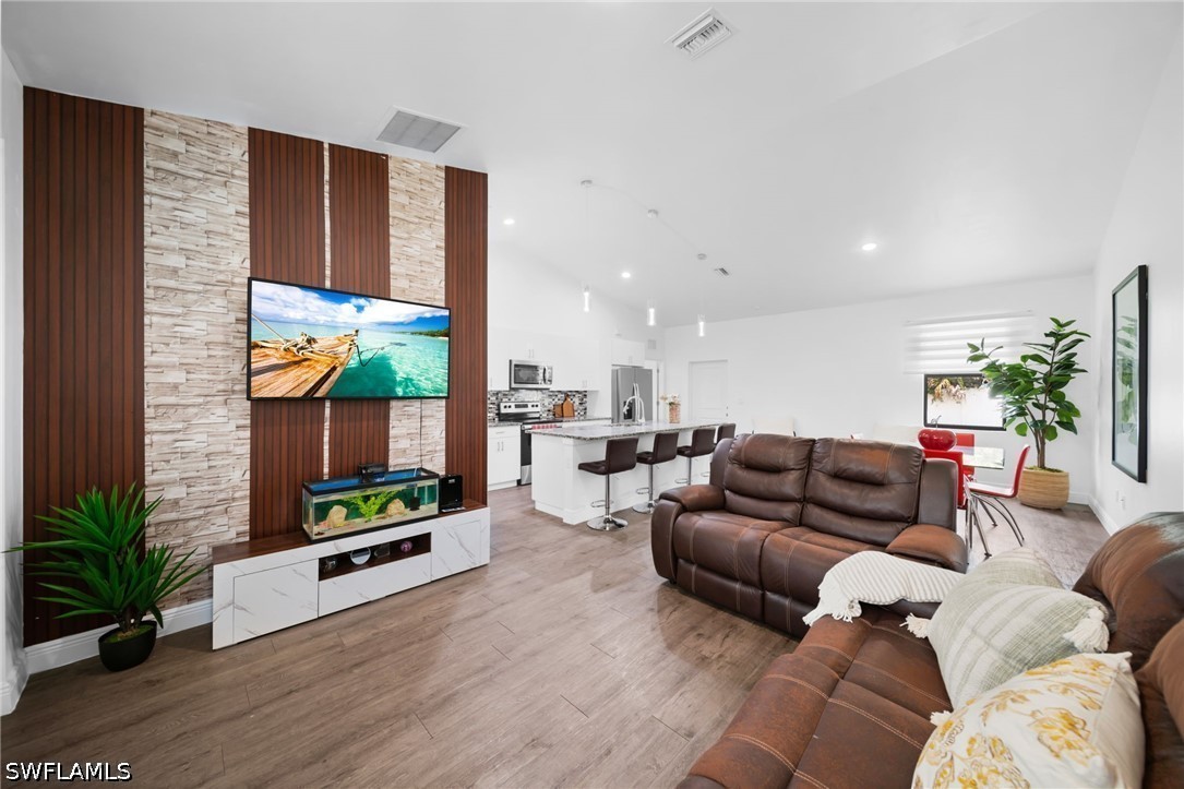 3 Bed SingleFamilyResidence for Sale in Not Applicable, FL — photo 8