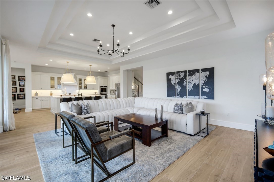 5 Bed SingleFamilyResidence for Sale in Naples, FL — photo 8