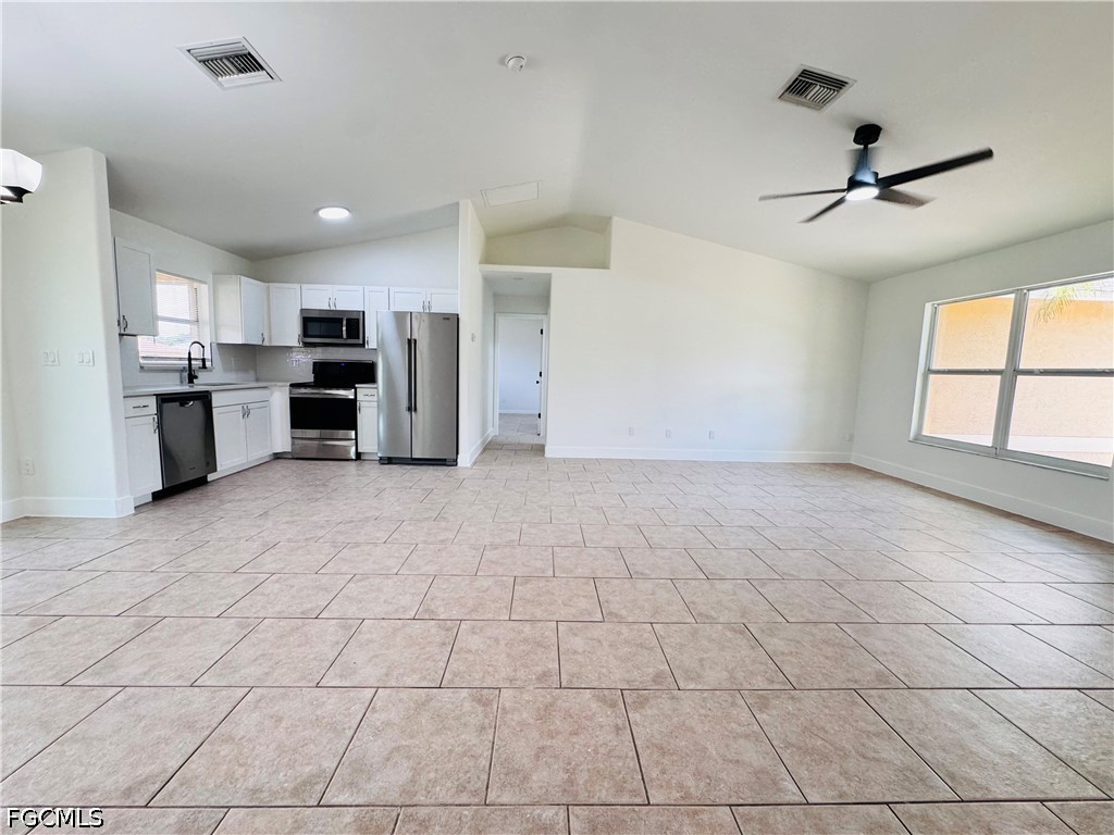 3 Bed SingleFamilyResidence for Sale in Mirror Lakes, FL — photo 8
