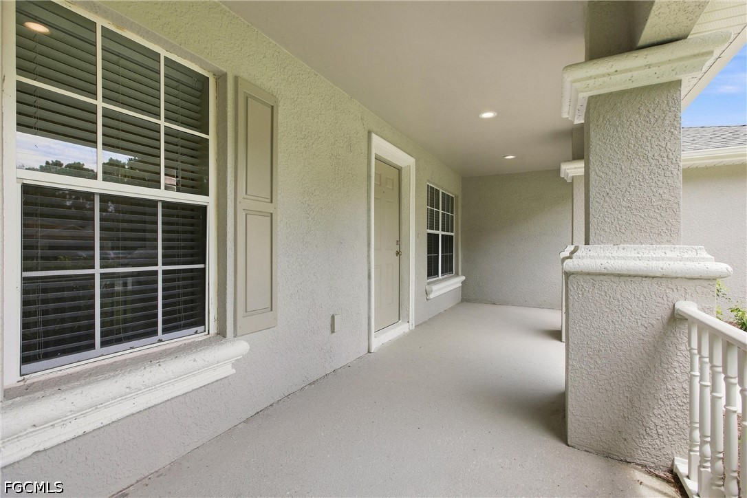 3 Bed SingleFamilyResidence for Sale in Mirror Lakes, FL — photo 8
