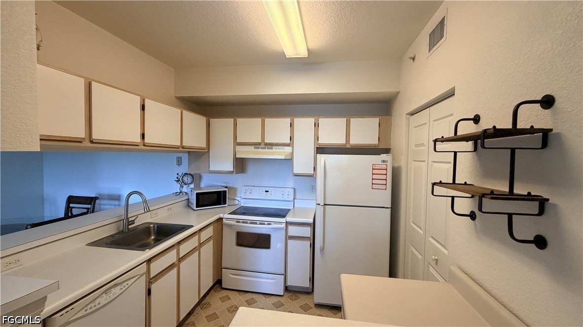 2 Bed Waterfront Home for Sale in Fort Myers, FL, $1,450 — photo 8