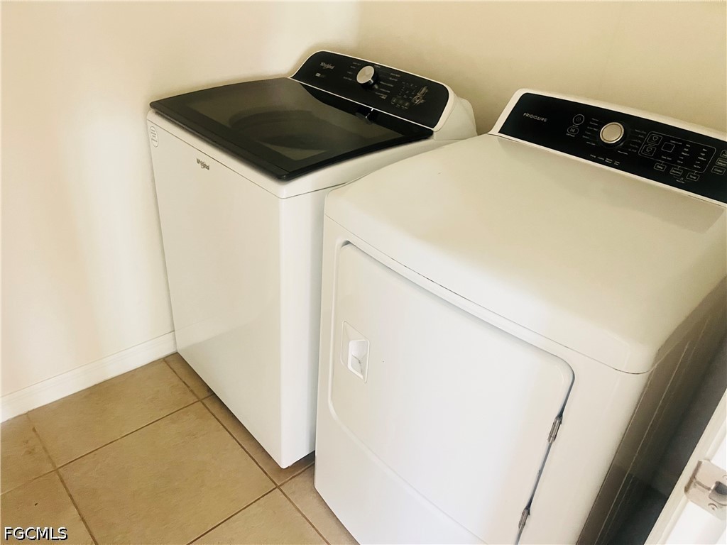 4 Bed SingleFamilyResidence for Sale in Cape Coral, FL — photo 8