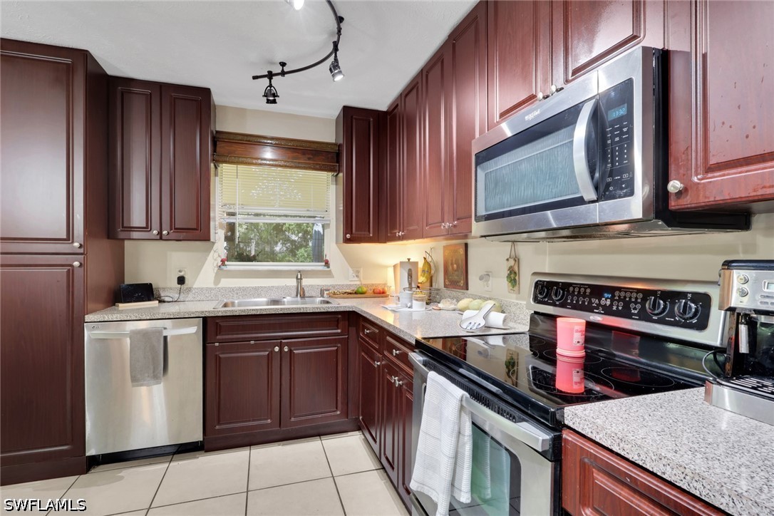 3 Bed SingleFamilyResidence for Sale in Naples, FL, $455,000 — photo 8