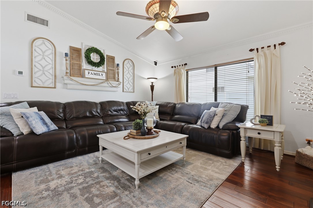 3 Bed Pool Home for Sale in Cape Coral, photo 8
