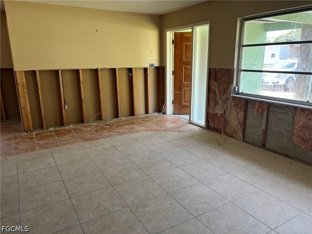 2 Bed SingleFamilyResidence for Sale in Not Applicable, FL — photo 8