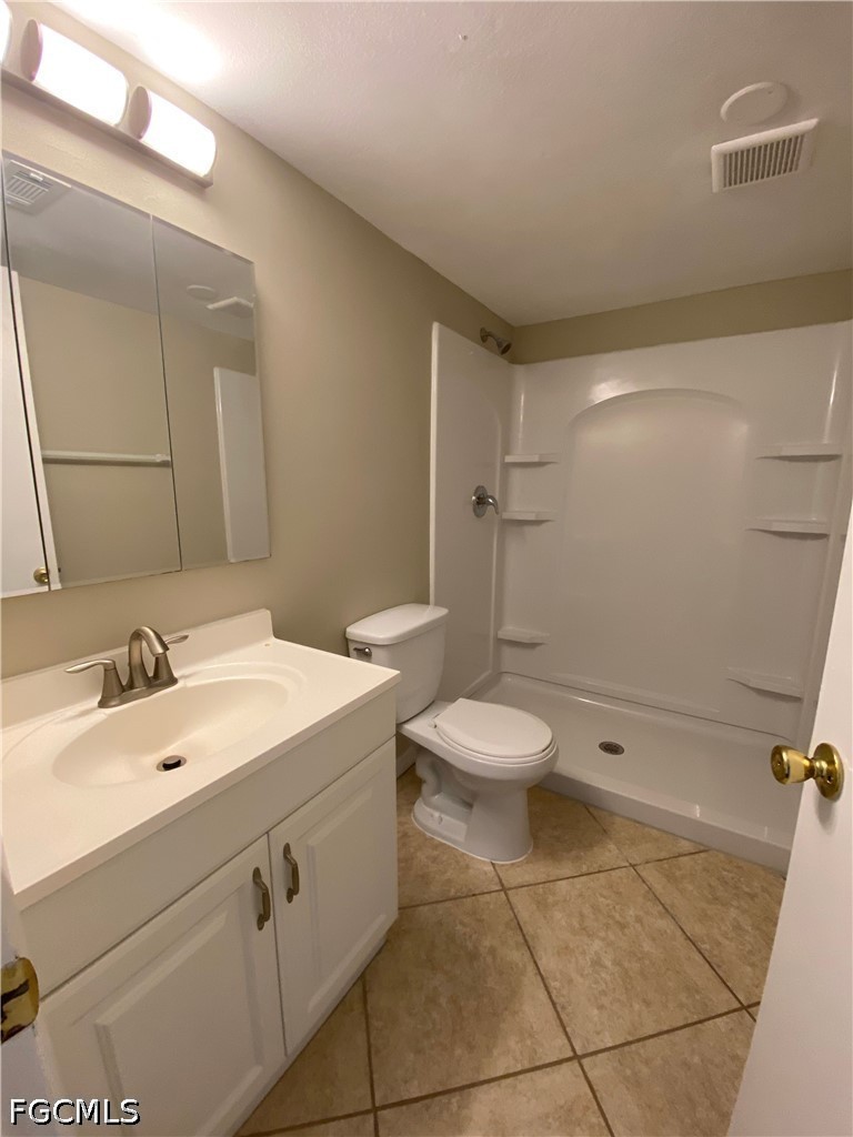 4 Bed Duplex for Sale in Fort Myers, FL, $1,850 — photo 8
