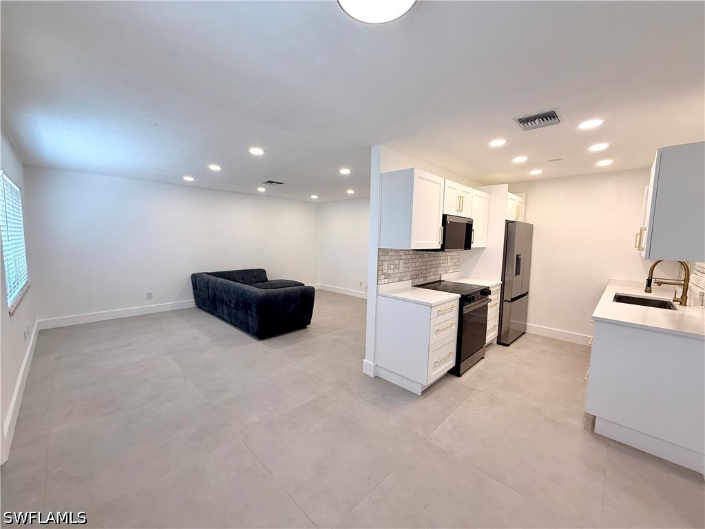 3 Bed SingleFamilyResidence for Sale in Naples, FL, $3,700 — photo 8