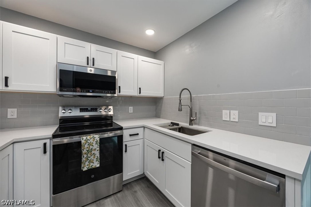 2 Bed Condominium for Sale in Fort Myers, FL, $210,000 — photo 8