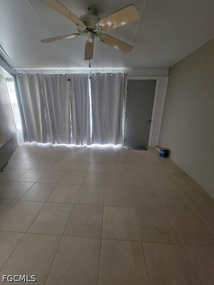 2 Bed Townhouse for Sale in Lehigh Acres, FL, $1,300 — photo 8