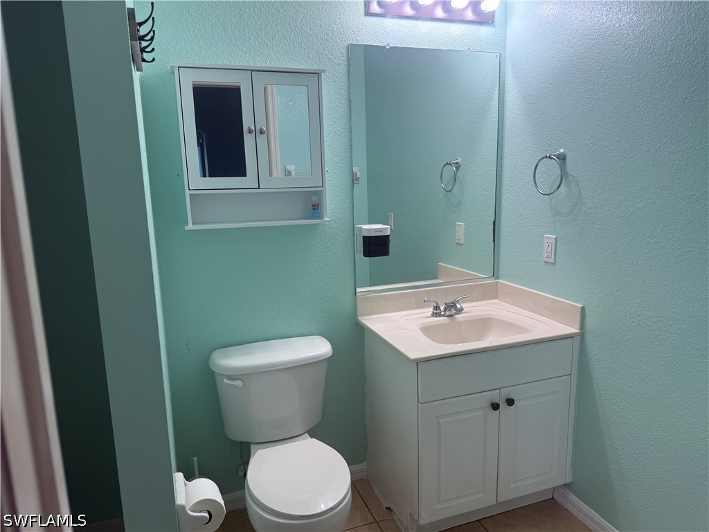 5 Bed SingleFamilyResidence for Sale in Cape Coral, FL — photo 8