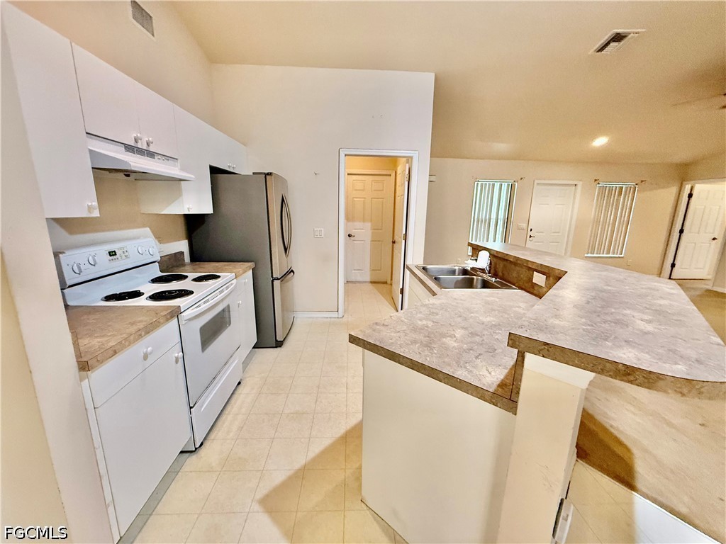 3 Bed SingleFamilyResidence for Sale in Lehigh Acres, FL — photo 8