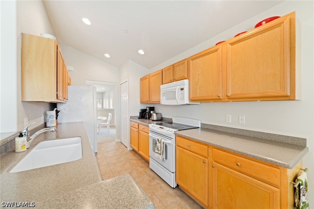 3 Bed Condominium for Sale in Sabal Pointe, FL, $259,900 — photo 8
