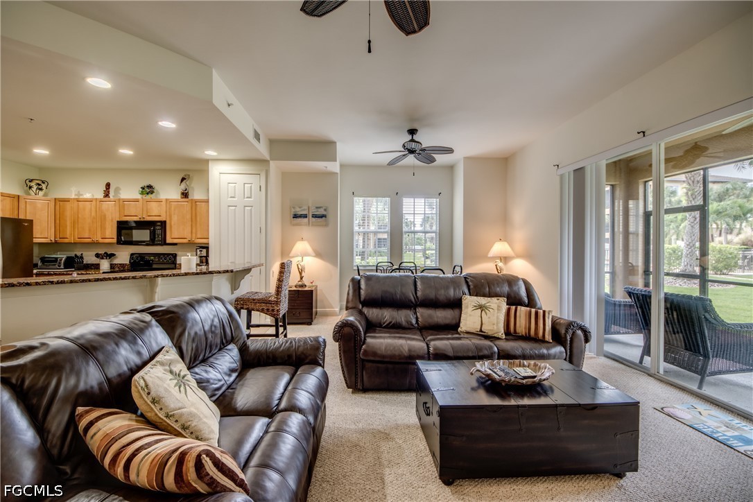 2 Bed Condominium for Sale in Tuscany Court, FL, $250,000 — photo 8